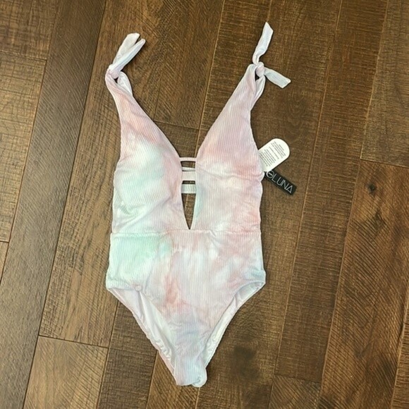 NWT Soluna Tie Dye Ribbed Plunging One Piece Swimsuit Medium - Picture 4 of 9